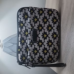 EUC Vera Bradley Neoprene Tablet Sleeve/ Protective Ipad Case w/wrist strap